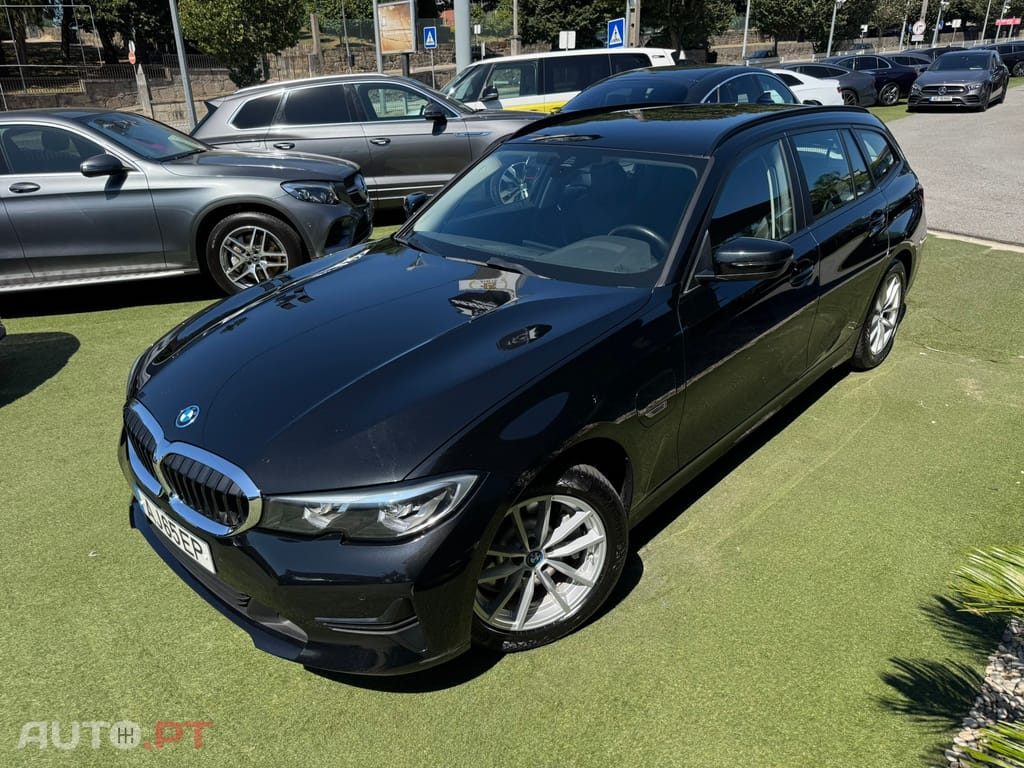 BMW 330 e Touring Auto