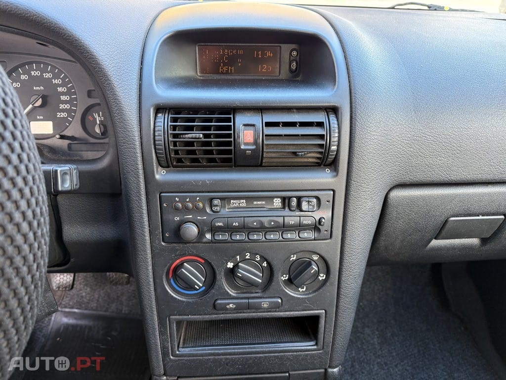 Opel Astra 1.4 100