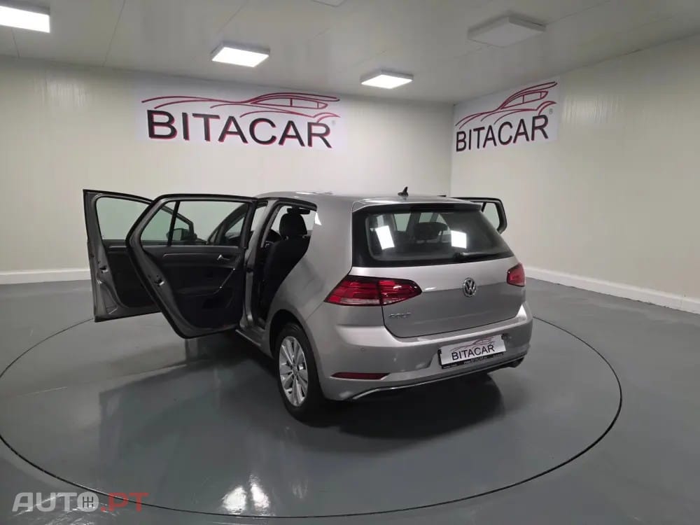 Volkswagen Golf 1.6 TDI CONFORTLINE