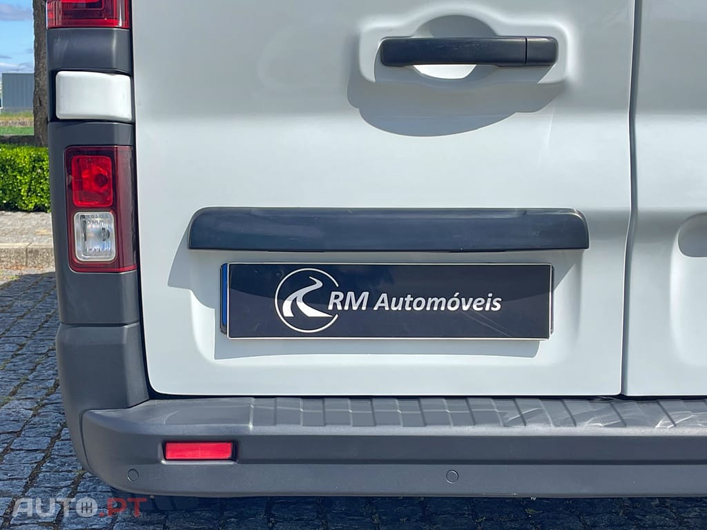 Renault Trafic 2.0 dCi IVA Dedutível