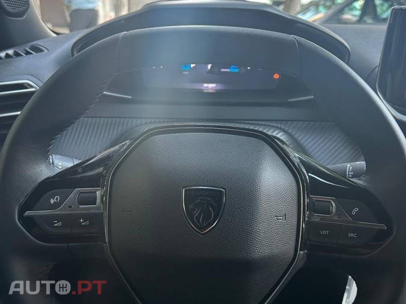 Peugeot 2008 1.2 Hybrid Allure e-DCS6