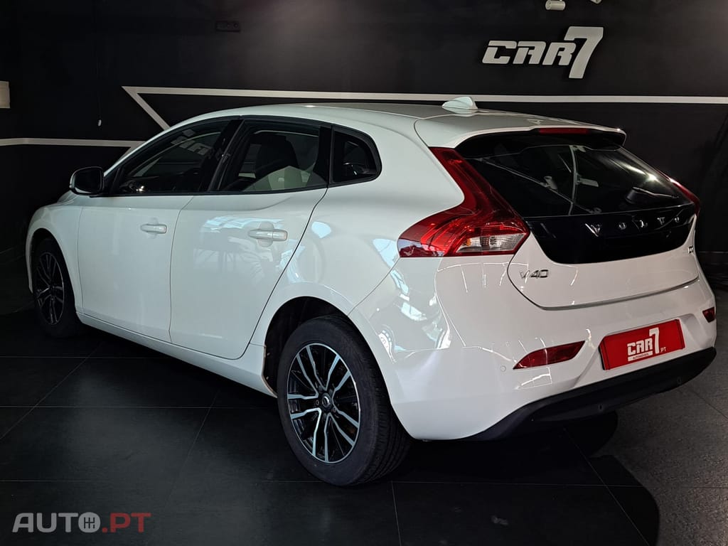 Volvo V40 2.0 D2 Momentum Eco