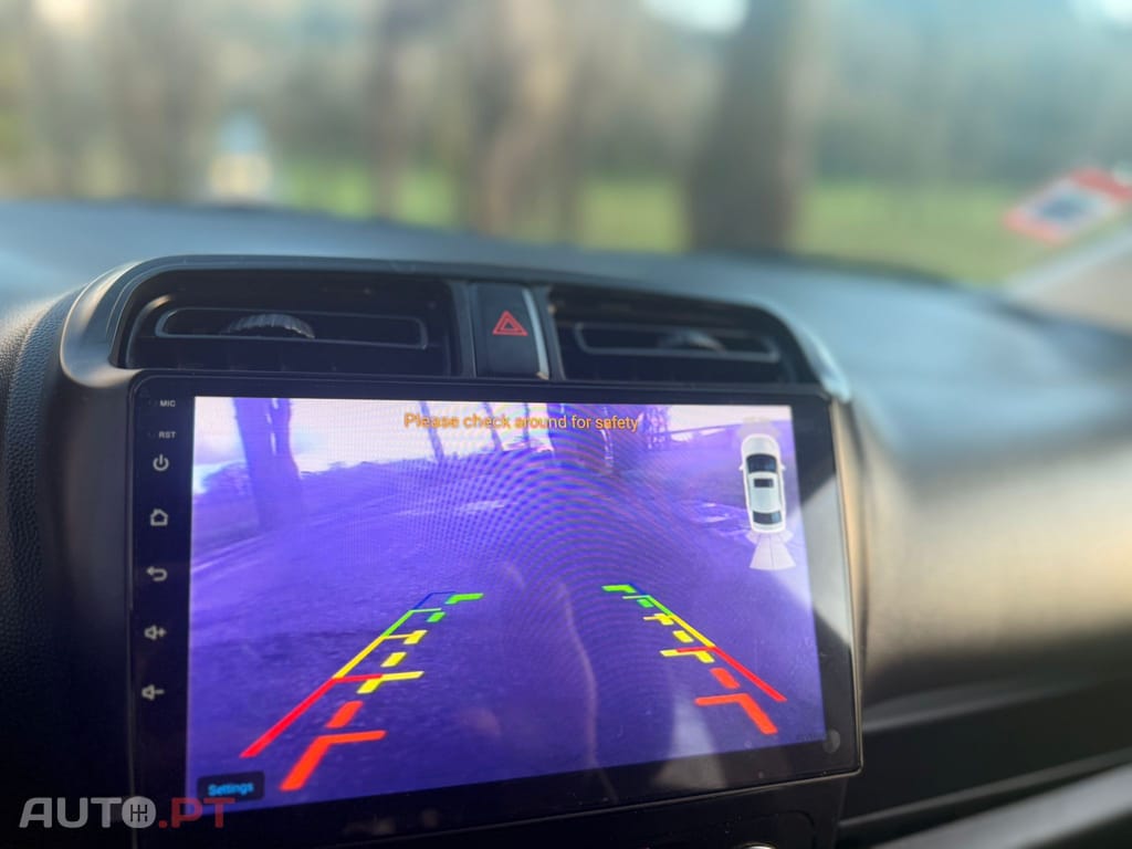 Mitsubishi Space Star 1.2 Intense Connect Edition