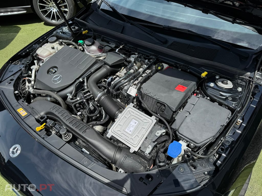 Mercedes-Benz A 250 e AMG Line