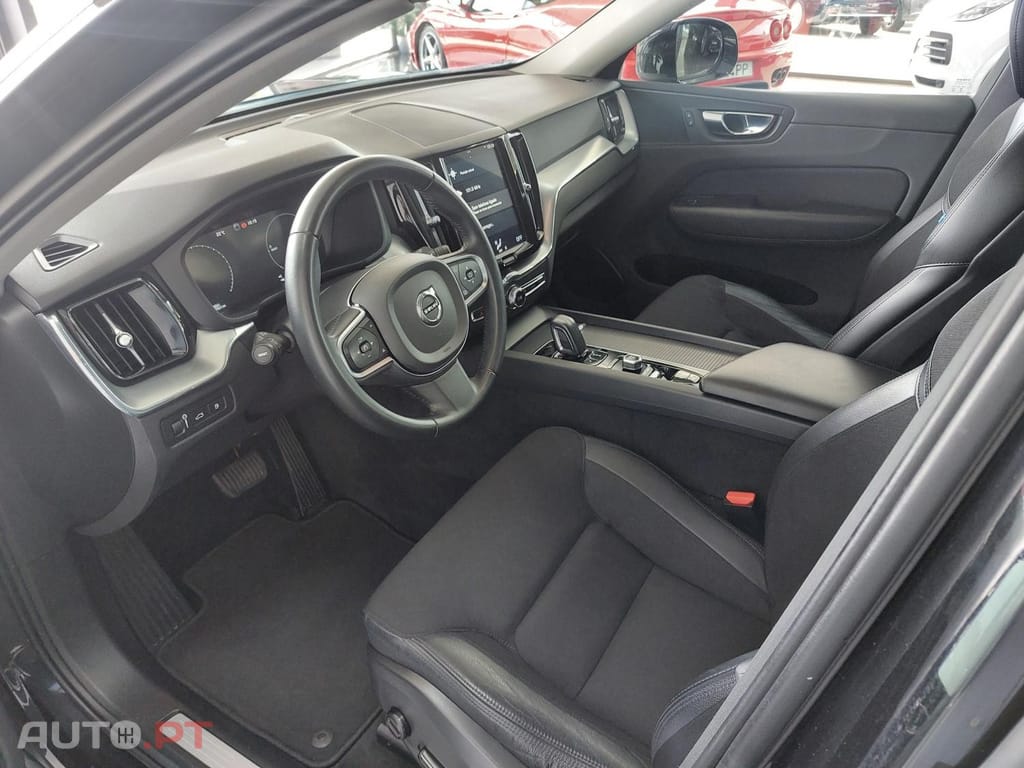 Volvo XC60 2.0 T8 PHEV Momentum AWD