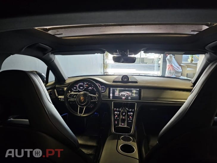 Porsche Panamera 4 E-Hybrid
