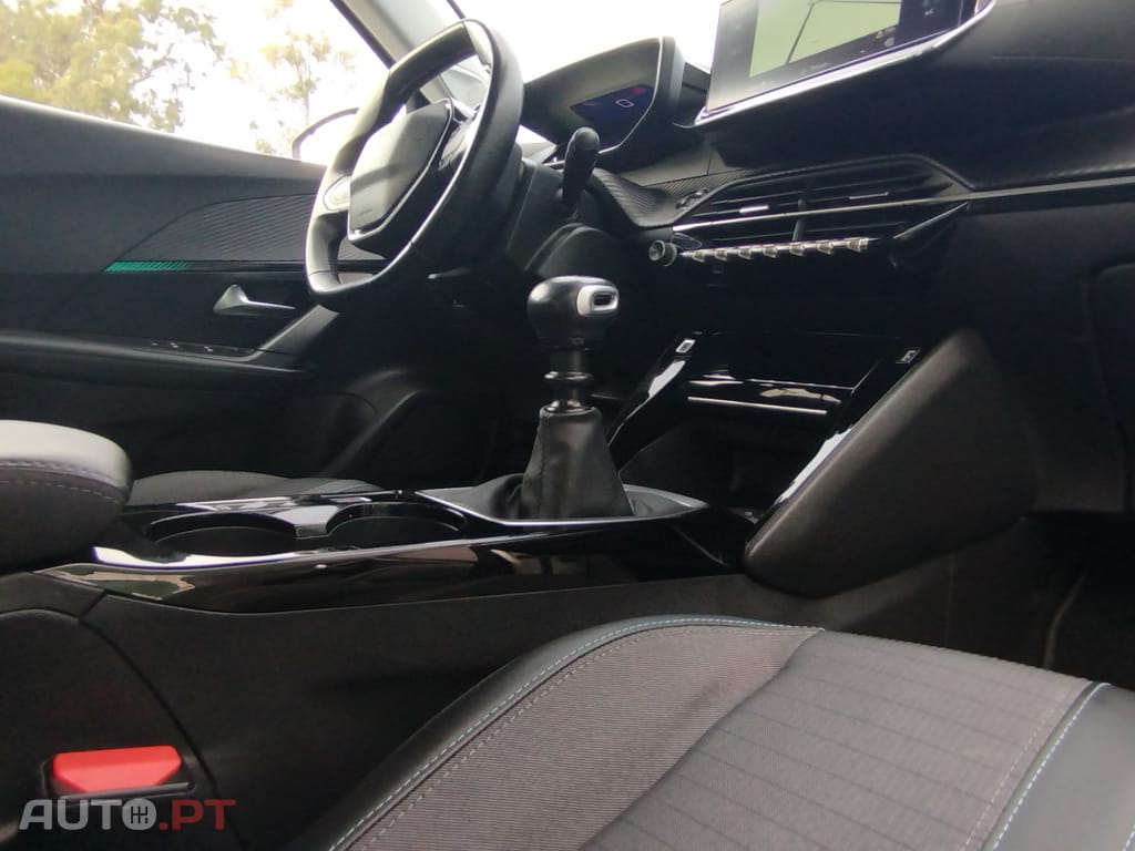 Peugeot 2008 1.5 BlueHDi Allure Pack