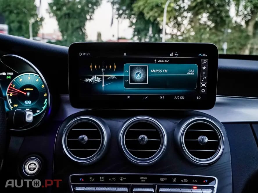 Mercedes-Benz C 300 Outro