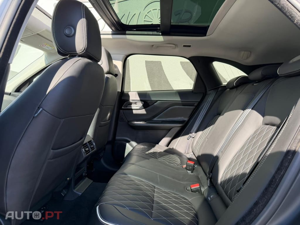 Jaguar F-Pace 20d Aut. Pure