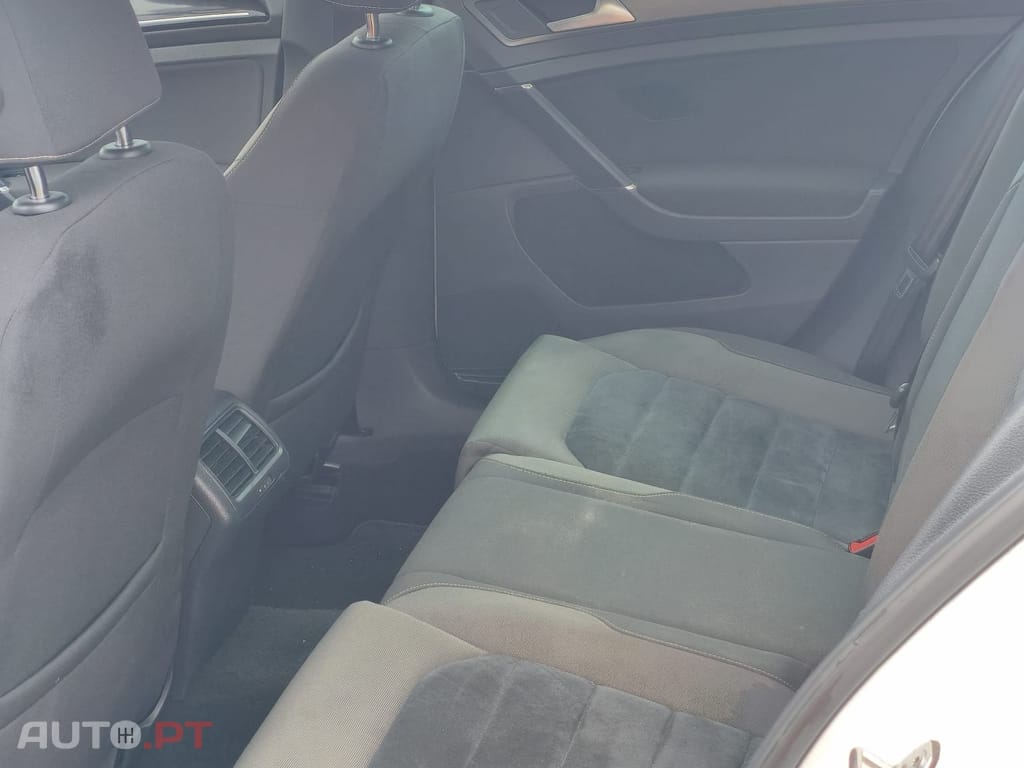 Volkswagen Golf 1.6 TDi Highline
