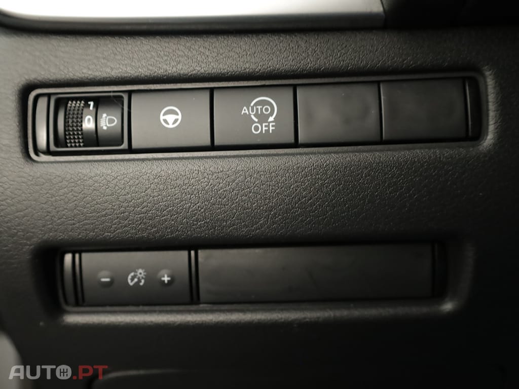 Nissan Qashqai Qashqai 1.3 DIG-T N-Connecta LED Xtronic