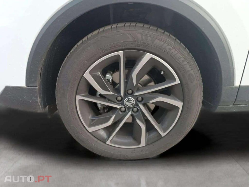 MG ZS Luxury 1.0 T-GDI 