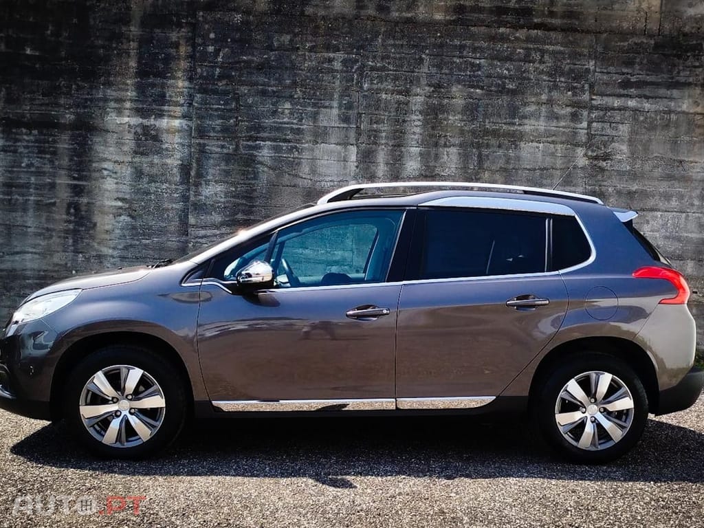 Peugeot 2008 1.2 PureTech Allure