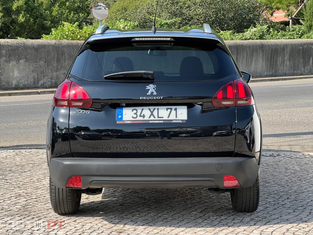 Peugeot 2008 1.5 BlueHDi Signature