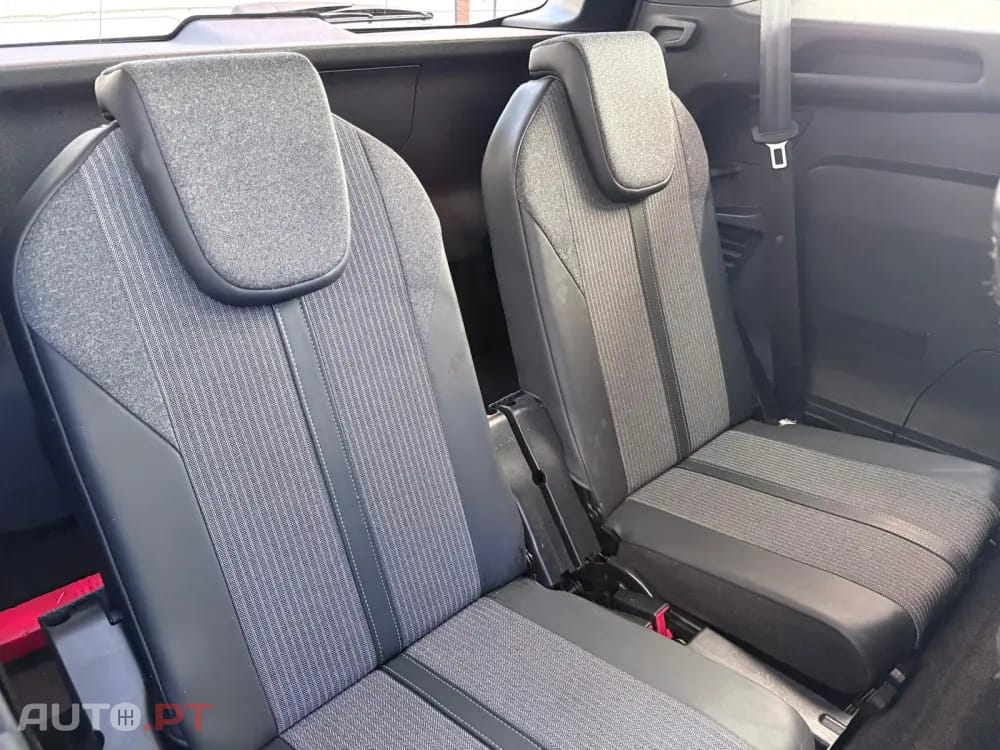 Peugeot 5008 1.2 PureTech Allure EAT8