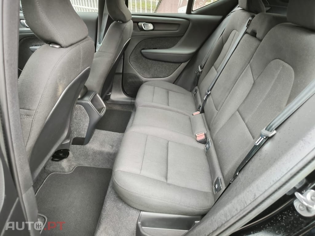 Volvo XC40 1.5 T2 Momentum Core