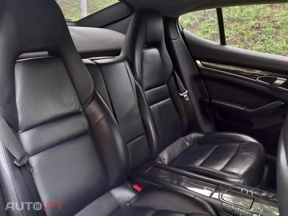Porsche Panamera Platinum Edition