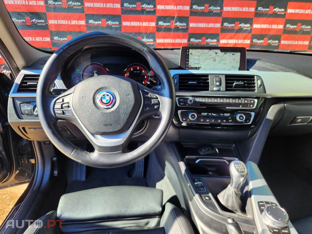 BMW 318 d Touring Line Luxury Purity