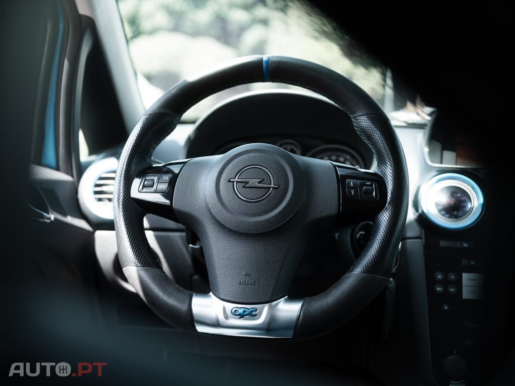 Opel Corsa 1.6 Turbo OPC