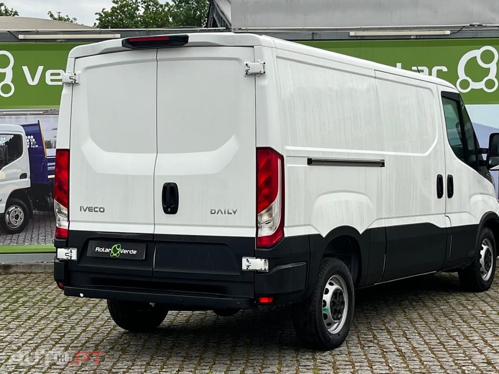 Iveco Daily 3.0 35S18HV 3520L 12m3