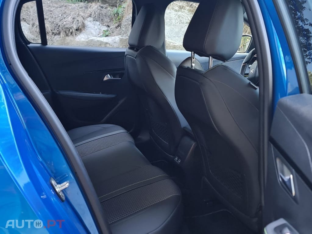 Peugeot E-208 GT