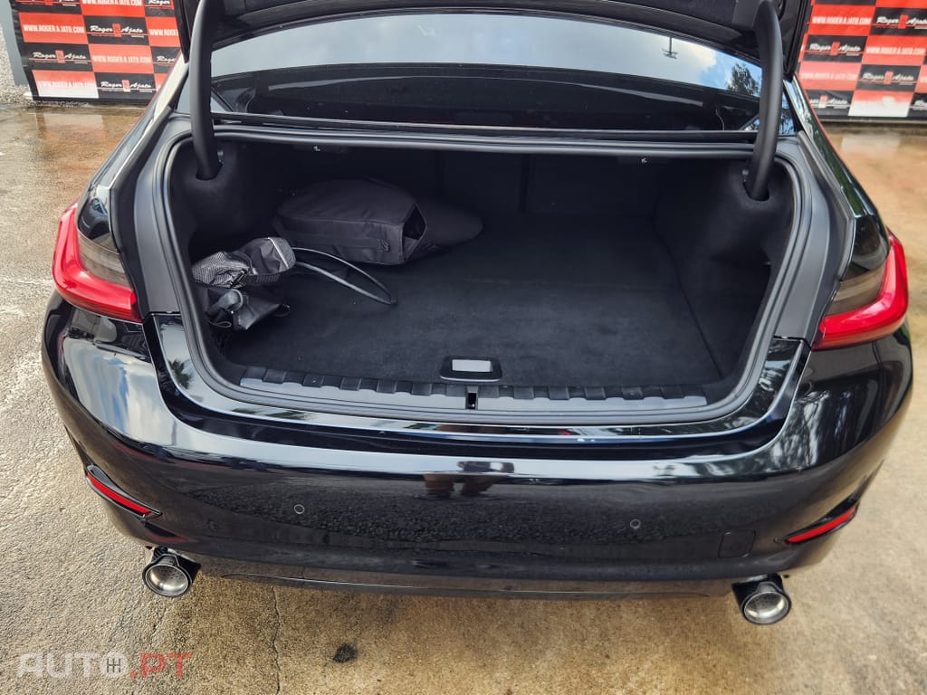 BMW 330 e Line Sport Auto