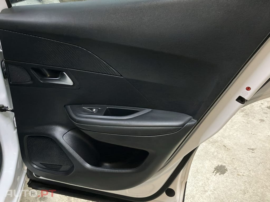 Peugeot 2008 BlueHDi 110 Allure Pack