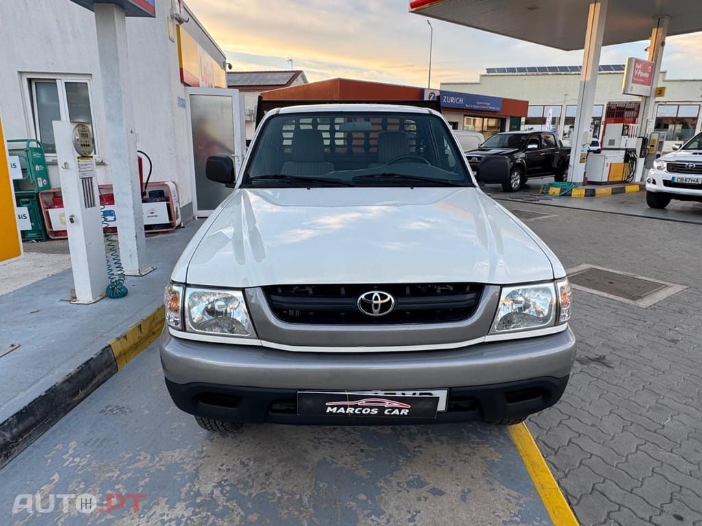 Toyota Hilux 2.5 4x4 2 lugares