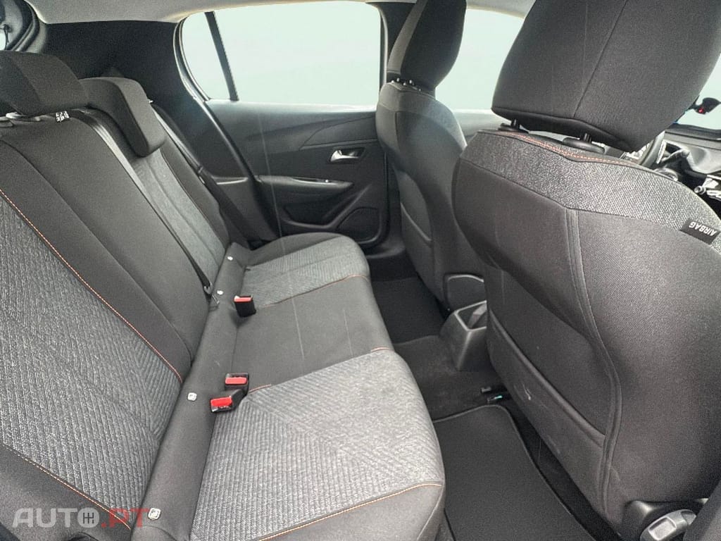 Peugeot 208 1.2 Hybrid Style e-DCS6