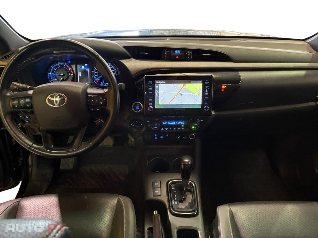 Toyota Hilux 2.8 D-4D 4WD Invincible