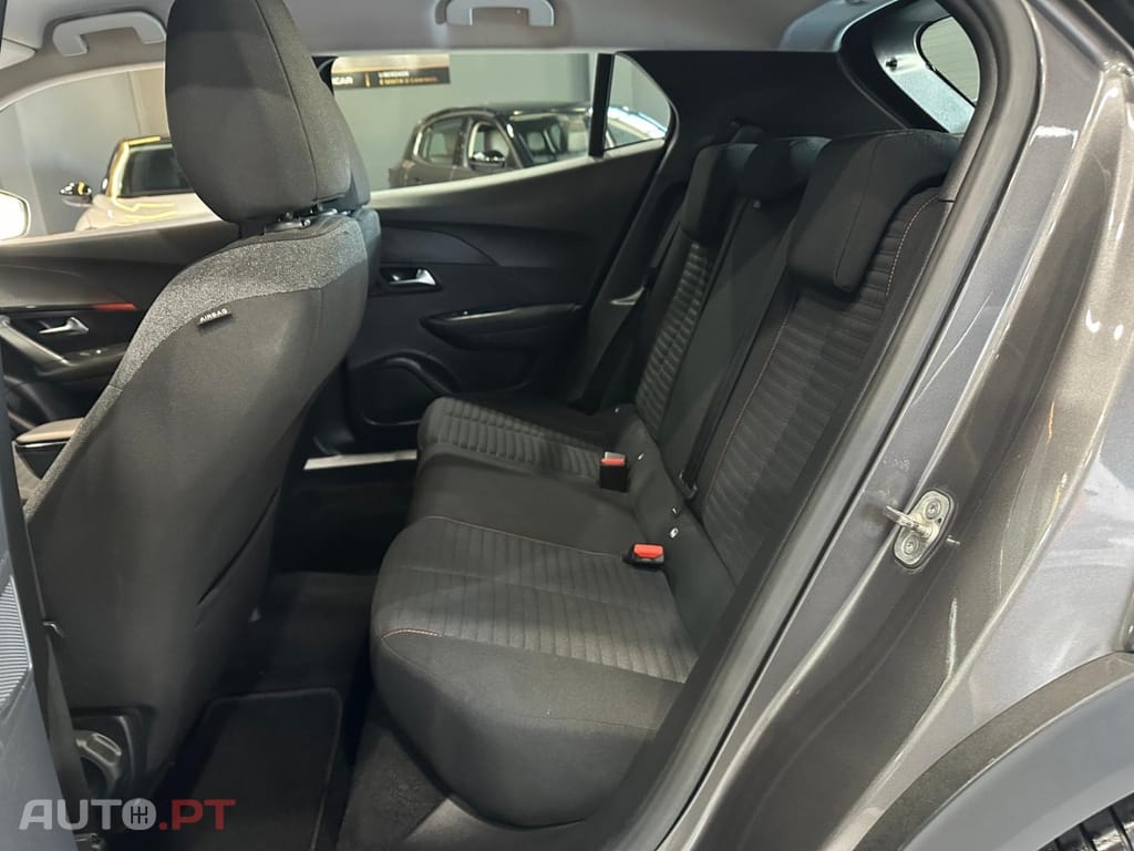Peugeot 2008 1.2 PureTech Allure Pack EAT8