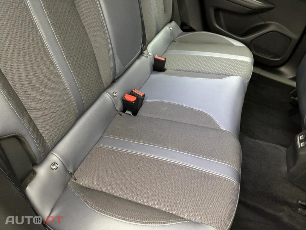 Peugeot 2008 1.2 PureTech Allure