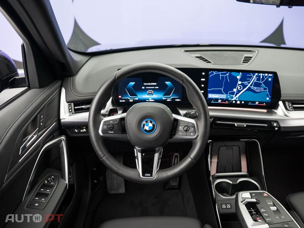 BMW iX1 eDrive20 Pack Desportivo M