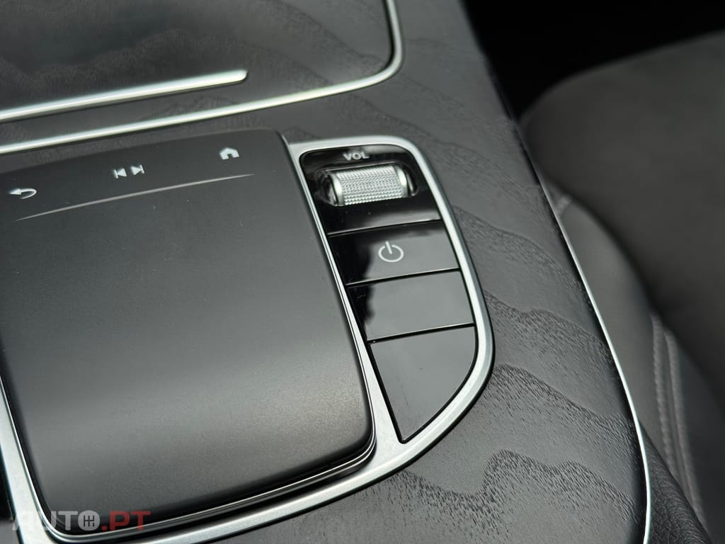 Mercedes-Benz E 300 e AMG Line