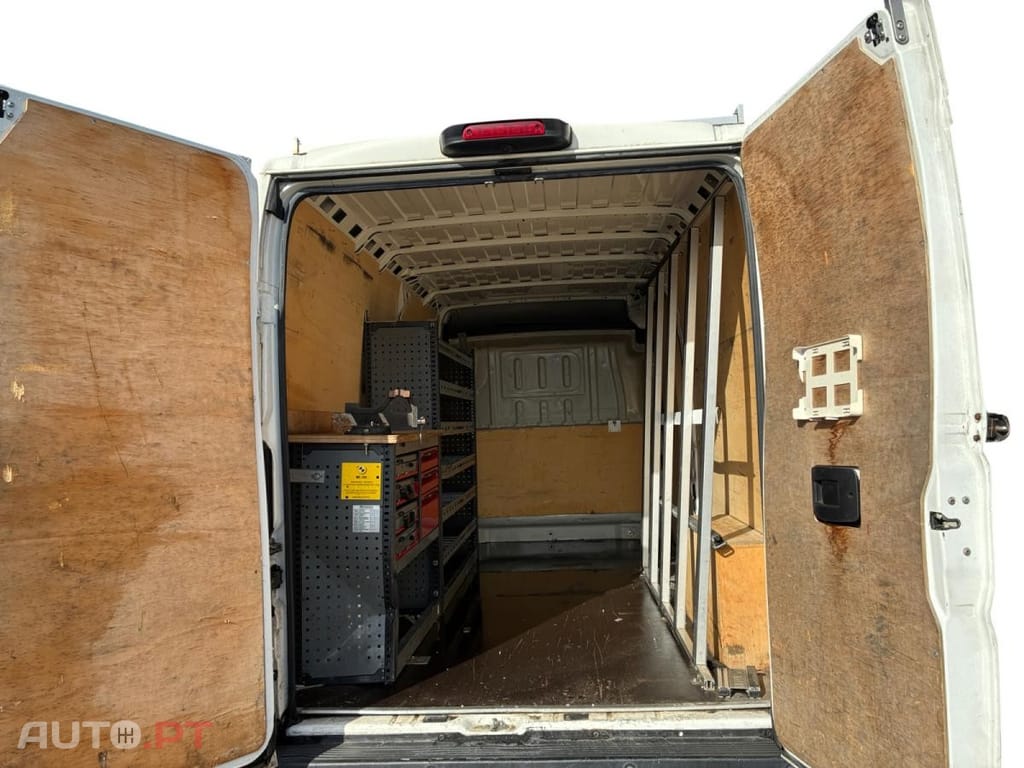 Peugeot Boxer 2.0 BlueHDi 335 L3H2 Premium