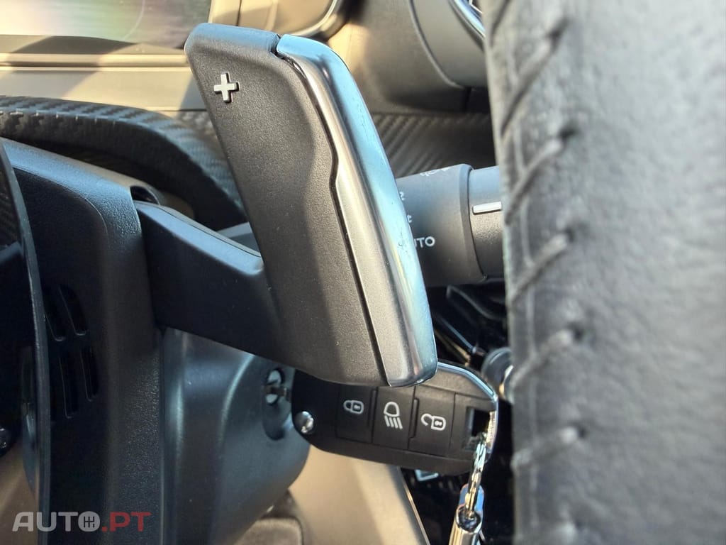 Peugeot 2008 1.2 Hybrid Allure e-DCS6