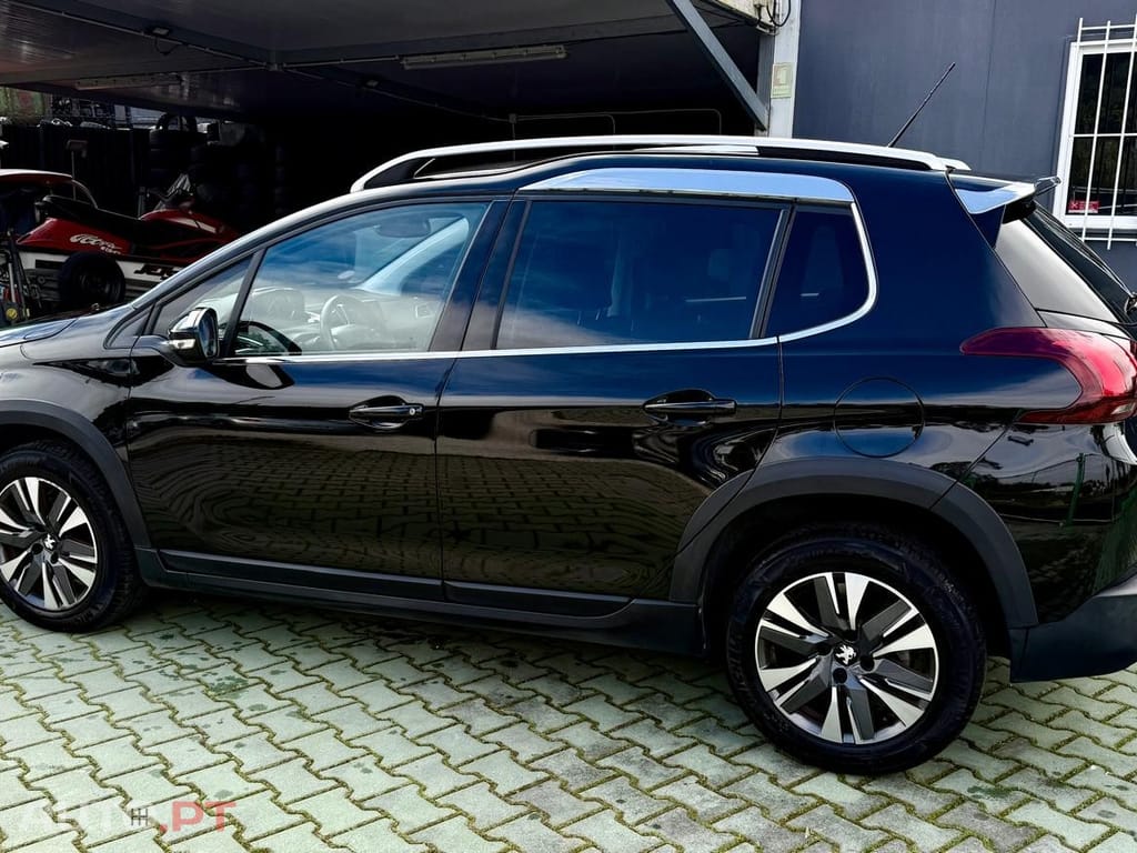 Peugeot 2008 1.2 PureTech Allure EAT6