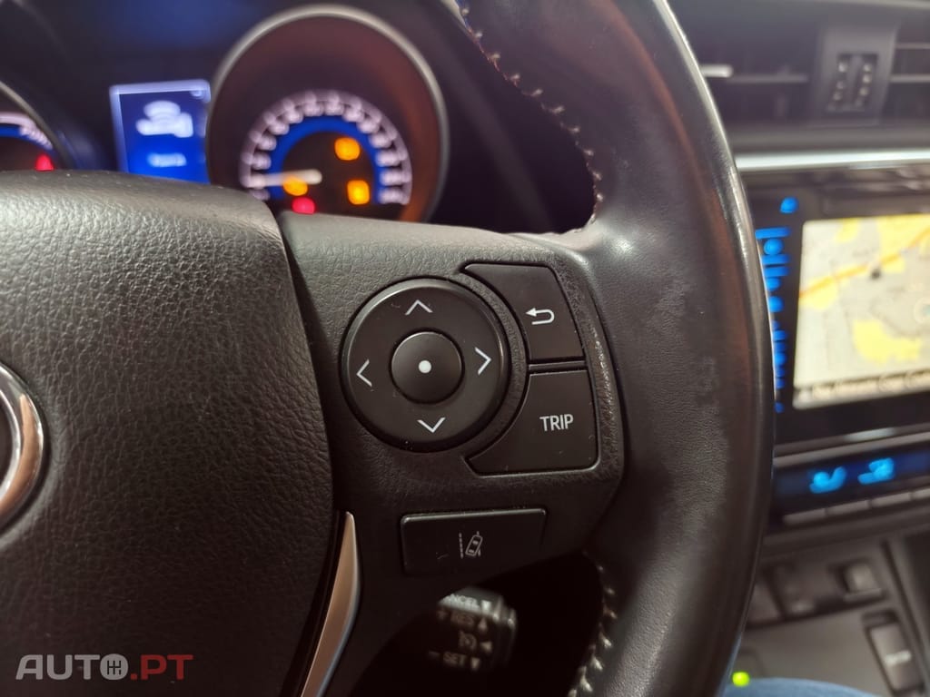 Toyota Auris Touring Sports 1.8 HSD Exclusive+Navi