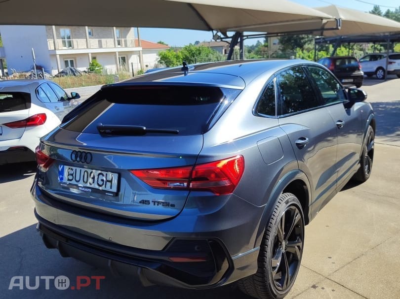 Audi Q3 45 TFSIe S line S tronic