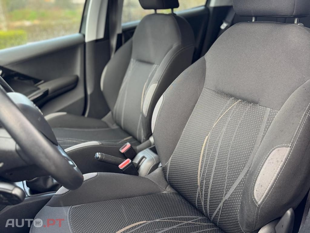 Peugeot 208 1.2 VTi Active