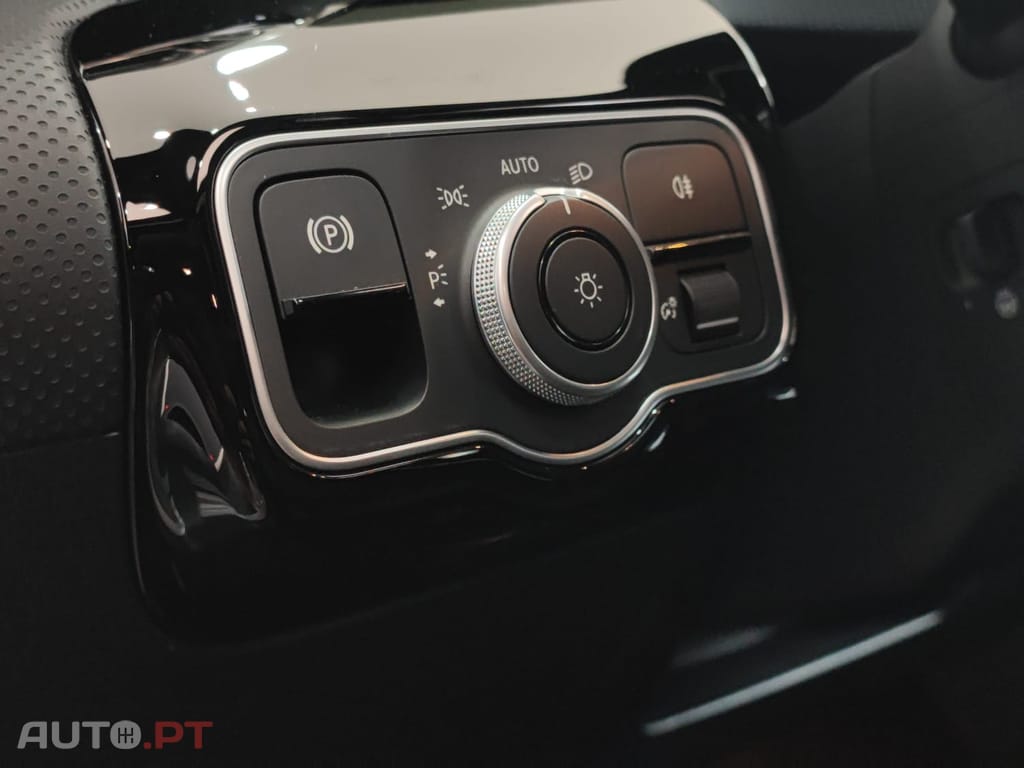 Mercedes-Benz CLA 250 e AMG Hibrido