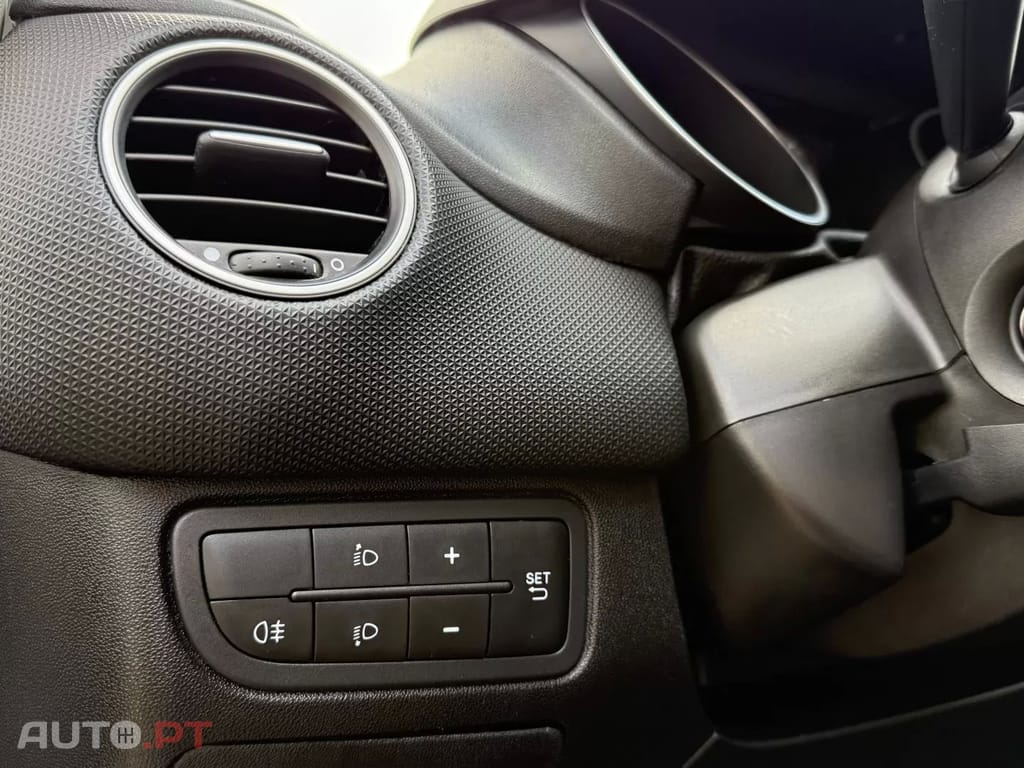 Fiat Punto 1.3 M-Jet Lounge Start&Stop — fotografia 17