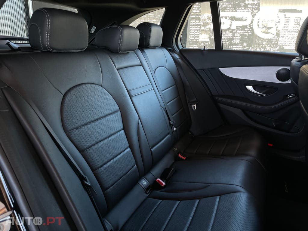Mercedes-Benz C 300 de AMG Line
