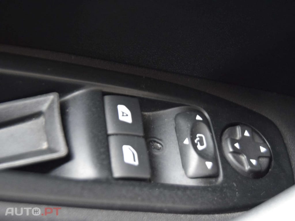 Peugeot 208 1.6 THP Allure