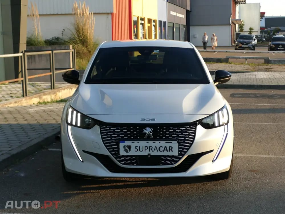 Peugeot E-208 50 kWh GT