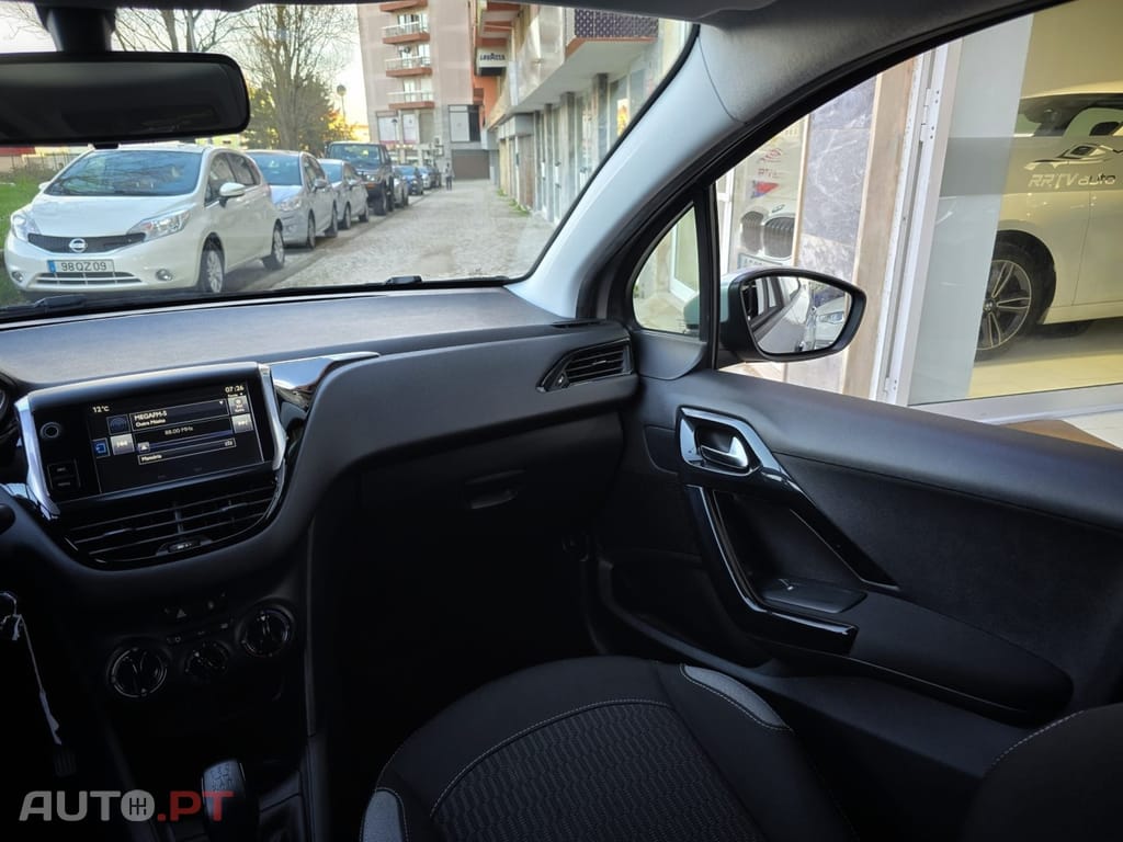 Peugeot 208 1.6 BlueHDi Style