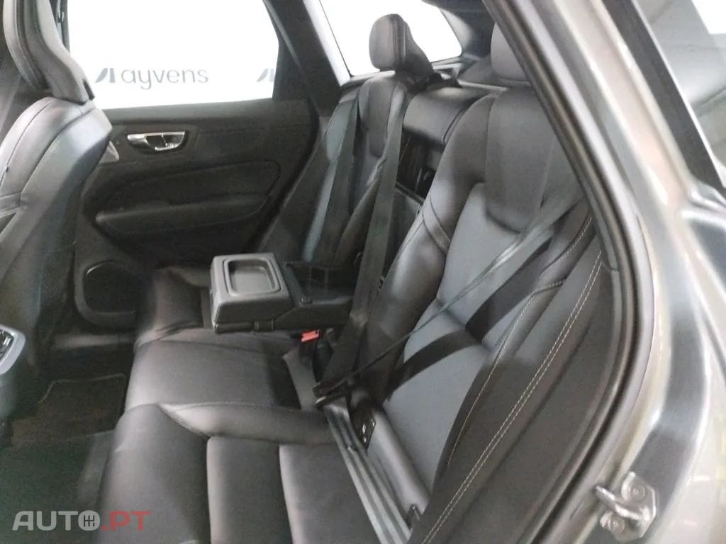 Volvo XC60 2.0 B4 R-Design