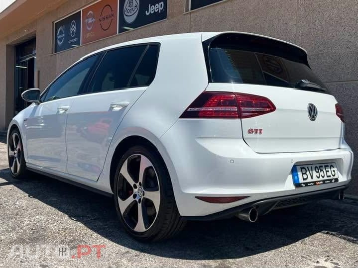 Volkswagen Golf 2.0 TSi GTi DSG Performance