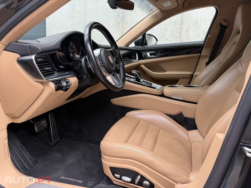 Porsche Panamera 4 E-Hybrid Platinum Edition