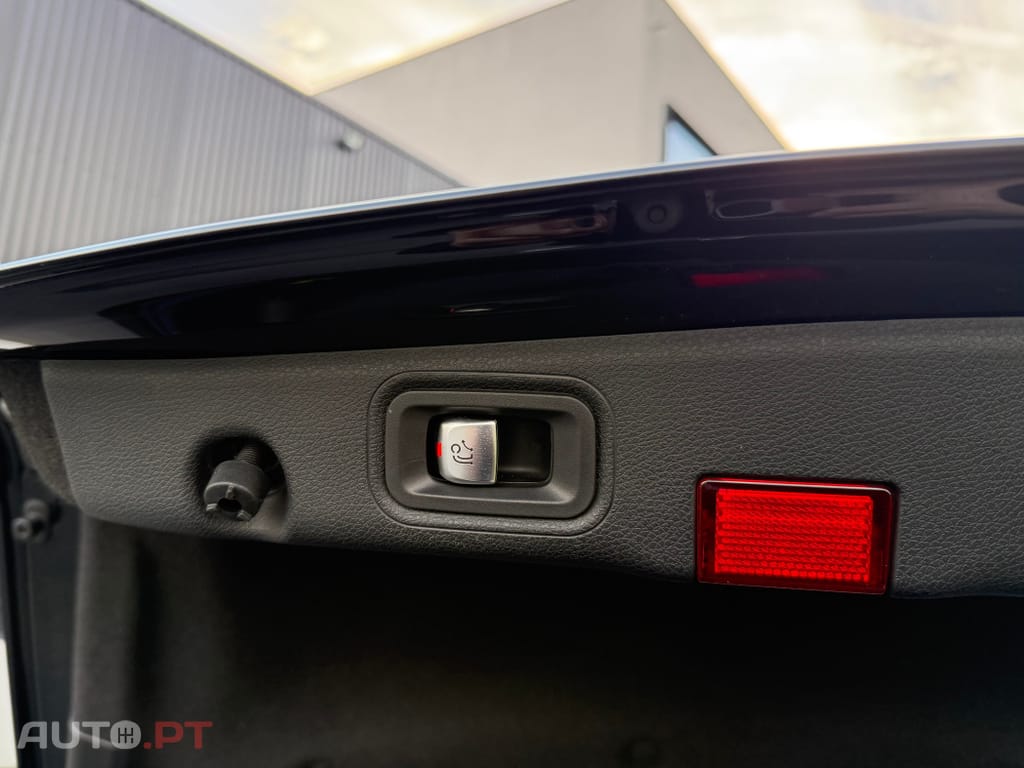 Mercedes-Benz E 300 de 9G-TRONIC AMG Line